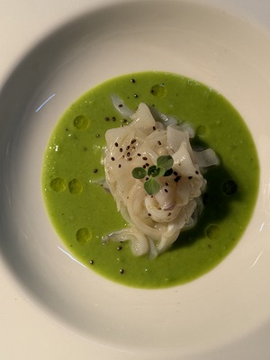 Tagliatella di seppia con purea di piselli e semi di chia